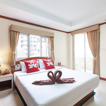 Zen Rooms Rat-U-Thid 200 Phi Road Patong Esterno foto