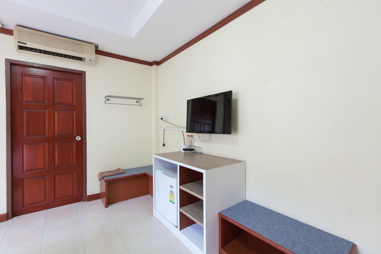 Zen Rooms Rat-U-Thid 200 Phi Road Patong Esterno foto